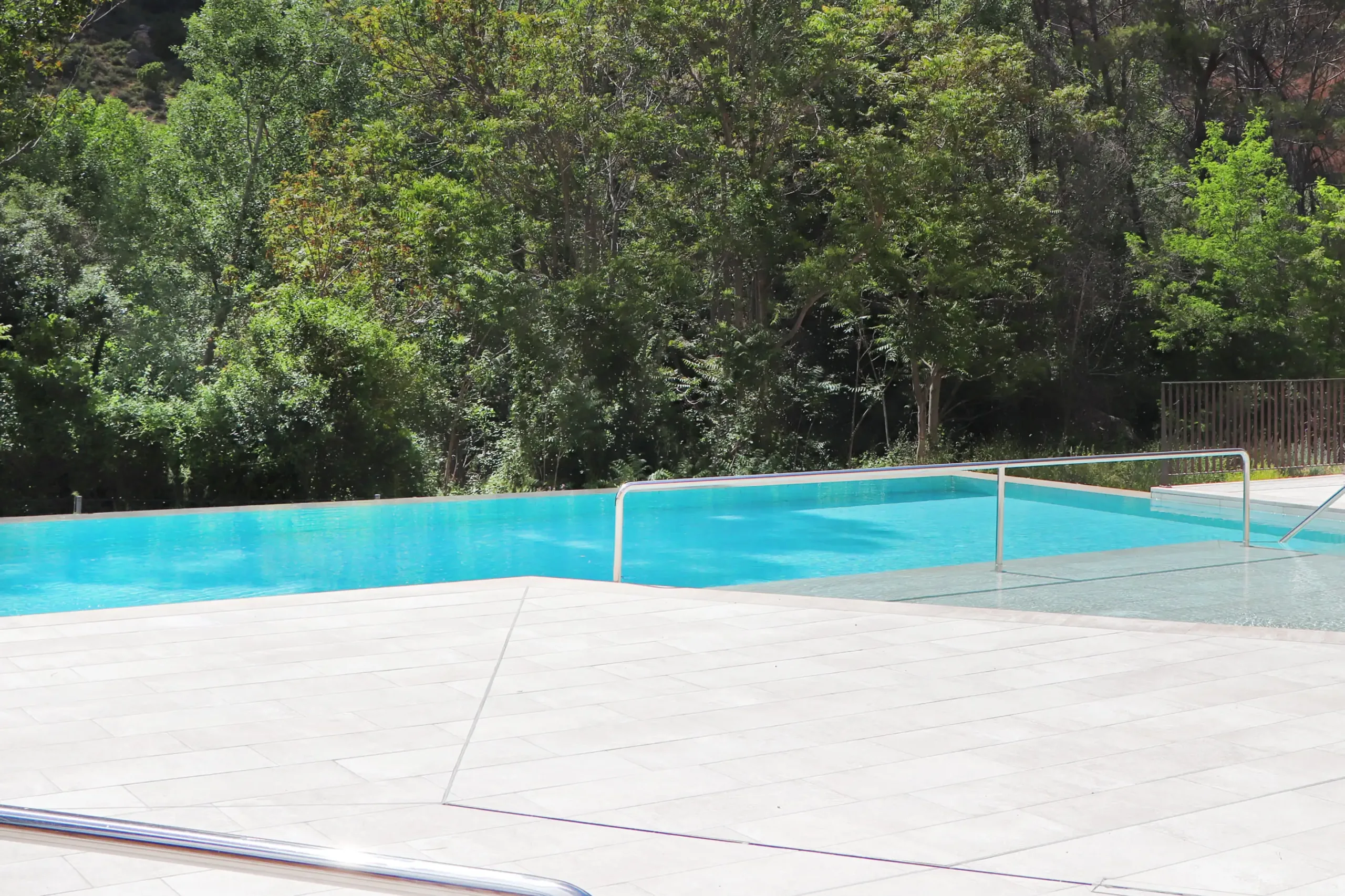 Piscina de verano en Trillo la Alcarria